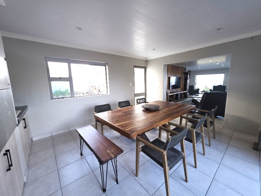 3 Bedroom Property for Sale in Dana Bay Western Cape